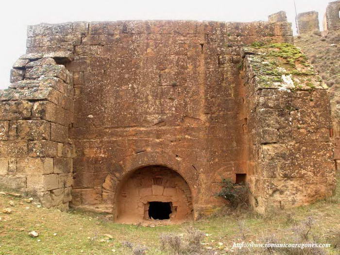 LIENZO NORTE DE LA TORRE